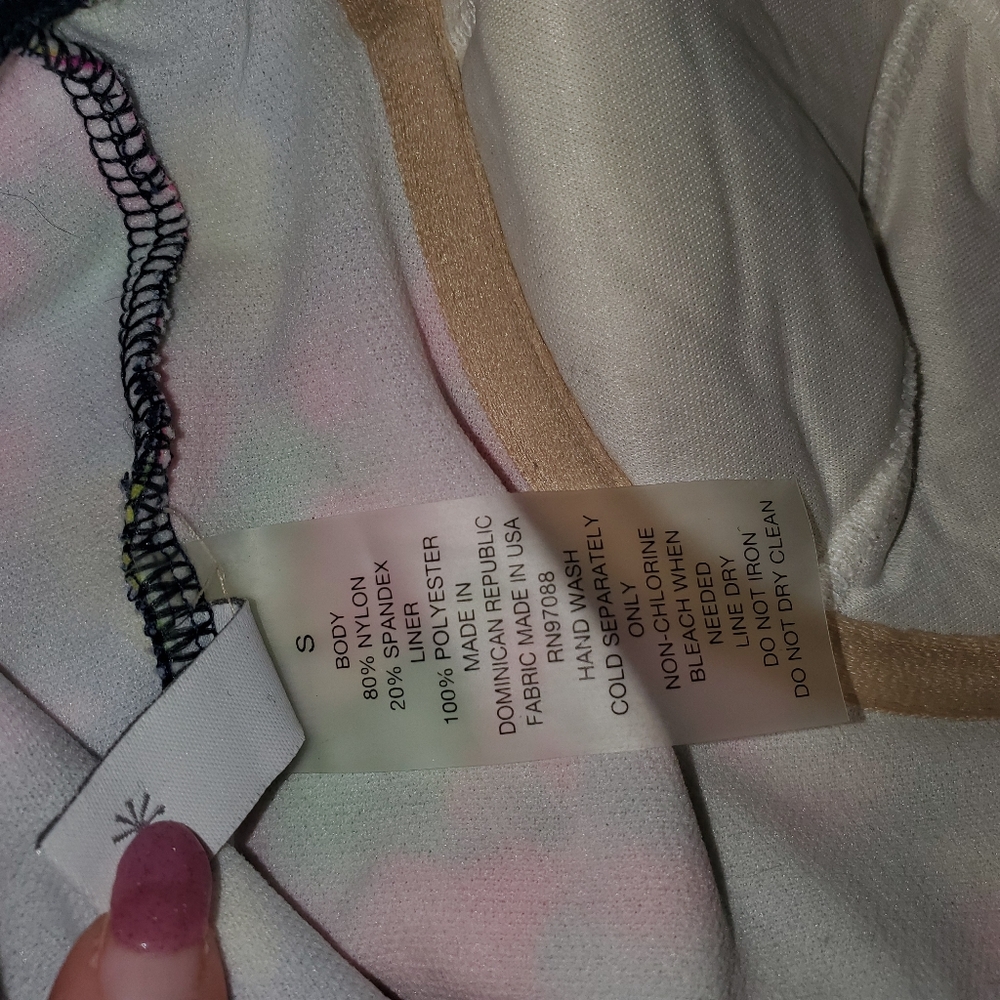 ๐HP๐ dELiA's | Floral Midkini Swim Top Like New - Picture 8 of 8